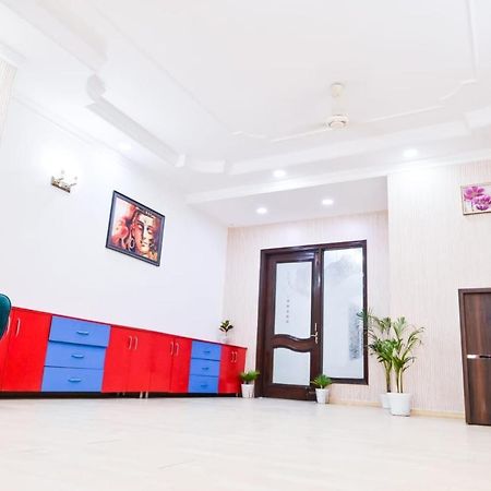 Hotel Wild Rose New Delhi Ngoại thất bức ảnh