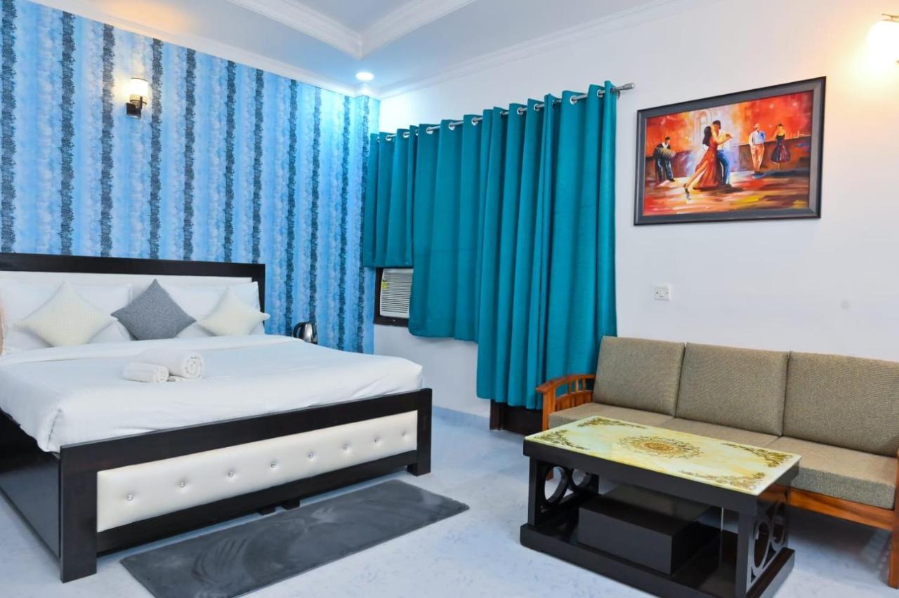 Hotel Wild Rose New Delhi Ngoại thất bức ảnh